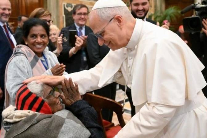 El papa pide que ningún anciano se sienta inútil y abandonado