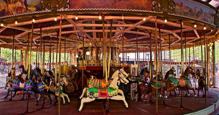 Canberra's merry-go-round shuts for maintenance
