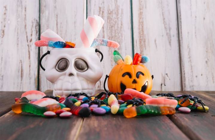 Autoridades de Estados Unidos alertan a los padres sobre golosinas de Halloween cargadas de droga