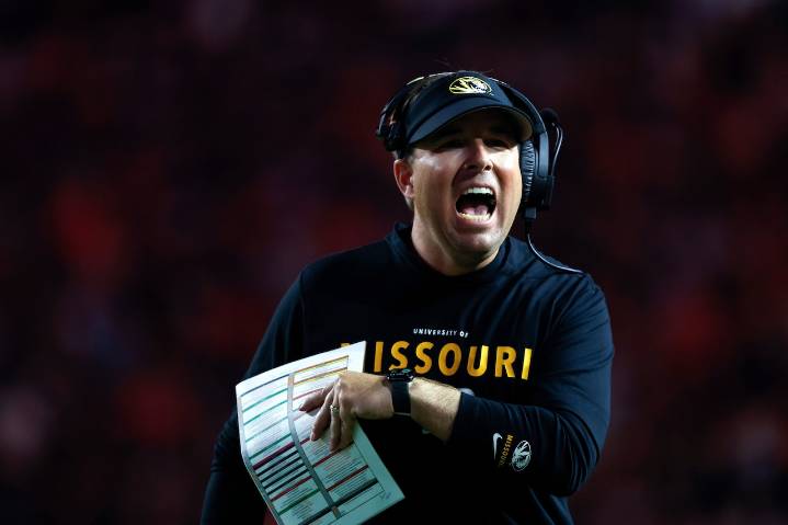 Which candidates are warm, hot or cold to replace James Franklin at Penn State?