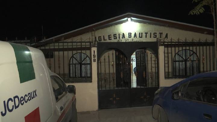Quema de basura en iglesia bautista “El Calvario”, en Saltillo, genera alarma
