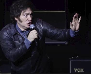 Javier Milei: el rockero liberal que intenta gobernar en medio de escándalos y una deuda extrema en Argentina