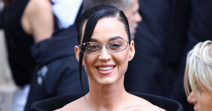 Katy Perry and Justin Trudeau Are Kissing On a Yacht