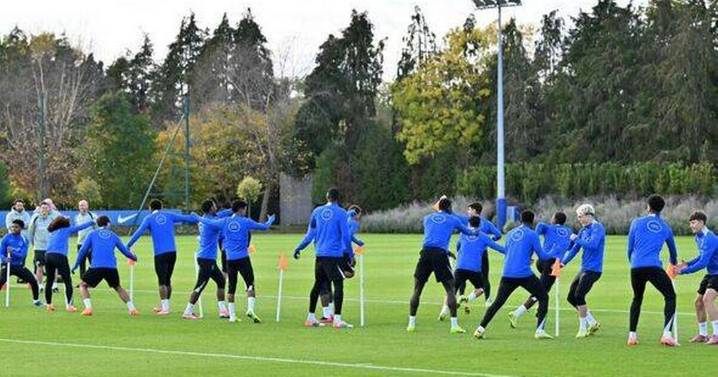 Chelsea players evacuated before Sunderland clash as fire brigade called