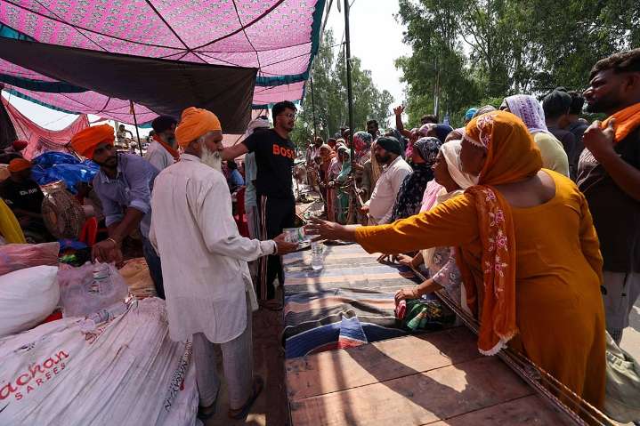 Despair after deluge: As the state abdicated its responsibility, common people stepped in to fill the vacuum in disaster