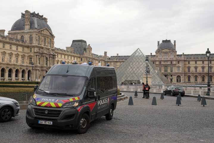 Thieves hit the Louvre, make off with crown jewels in daring heist