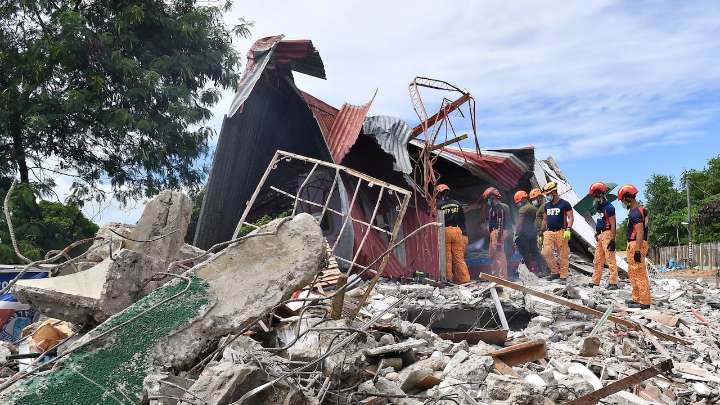 Terremoto en Filipinas deja más de 60 muertos y cientos de heridos; impactantes imágenes de la tragedia