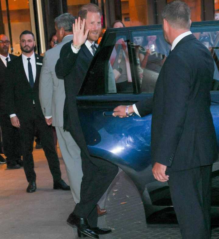 Cele|bitchy | A stalker came ‘within feet’ of Prince Harry during his September visit to the UK