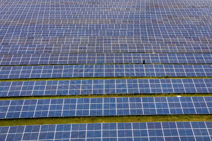 Miliband: Clean power is right choice for UK to ‘bring down bills for good’