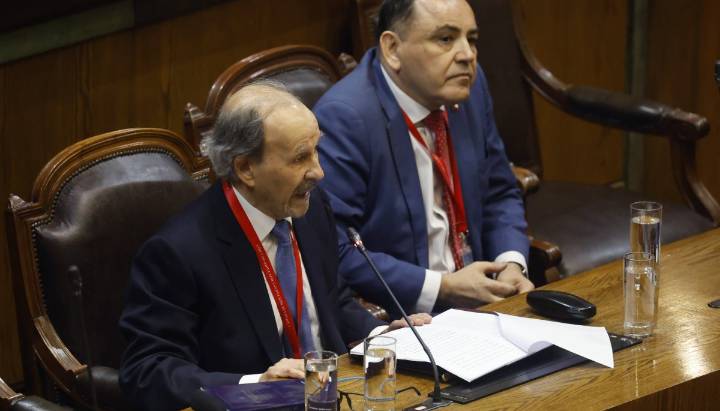 Cámara de Diputados rechazó cuestión previa planteada por defensa de ministro Antonio Ulloa