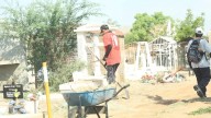 Mantenimiento en el panteón del Sahuaro, Hermosillo