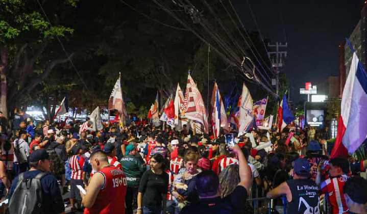Serenata a Chivas provoca riña y deja una persona muerta antes del Clásico Tapatío