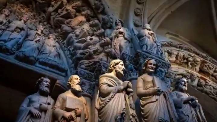 El sorprendente vídeo con el que la IA da vida a las esculturas del pórtico de la Gloria: « Pídenmo ata profesores de relixión»