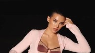 El bikini transparente que Alba Díaz llevó bajo un vestido de corte sirena en la Gran Canaria Swim Week 2025