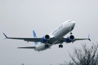 United Airlines flight to LAX diverted after midair windshield crack