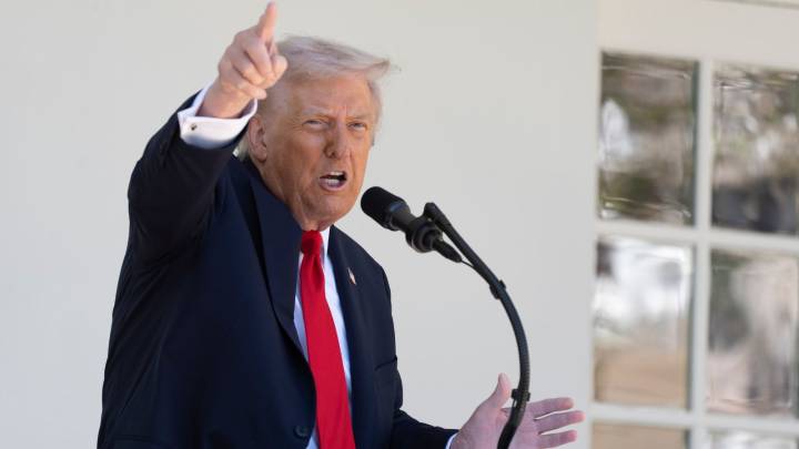 Trump seeks $230 million compensation from Justice Department over past investigations