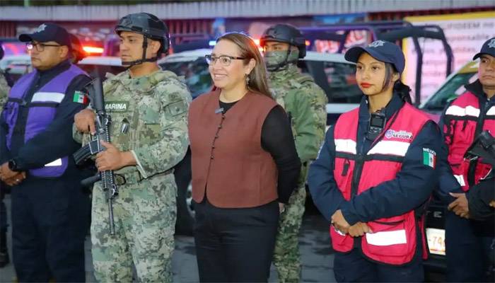 Azucena Cisneros contra la corrupción en Tránsito
