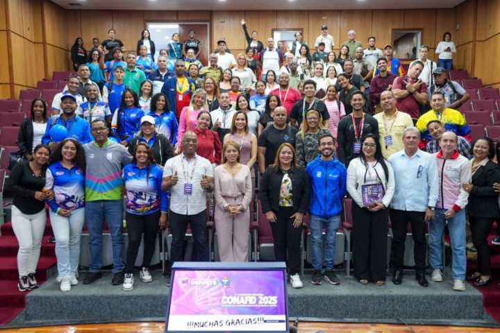 Participaron académicos, profesionales y representantes del sector deportivo nacional: Conafid cerró con éxito primera edición