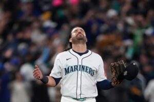Mariners a win from first World Series, beat Blue Jays behind Suárez’s grand slam for 3
