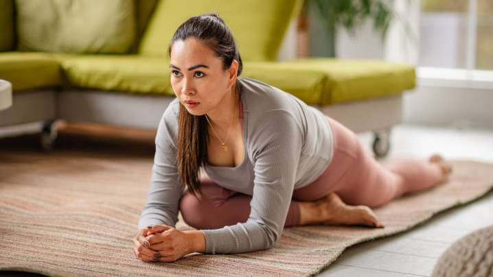 If you only have five minutes to move, a trainer recommends doing this mobility routine to stretch out your hips, back, and thighs