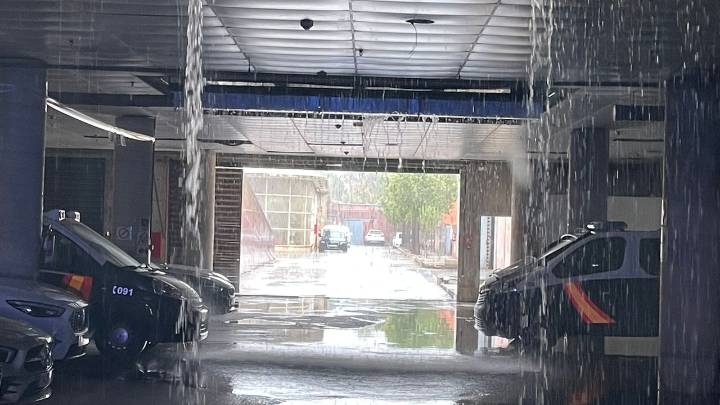Así estaban las instalaciones de las unidades especiales de la Policía en Sevilla durante el temporal