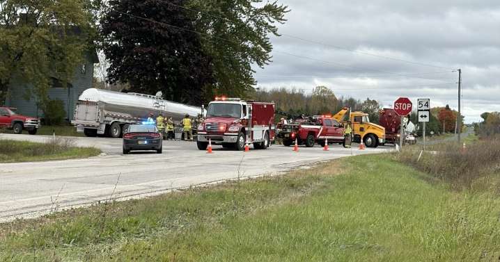 Milk and manure tankers collide, no major injuries or spills