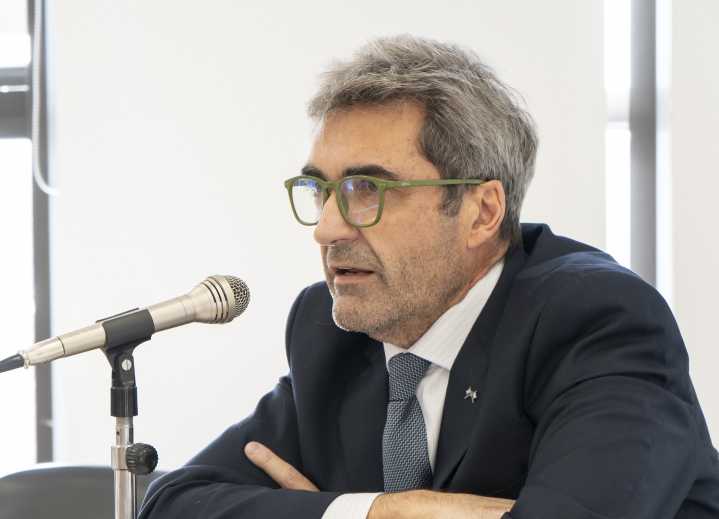 Santa Cruz amplió las facultades de su empresa estatal y vetó beneficios fiscales