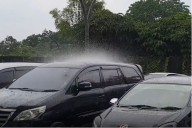 Consumo y energía. Qué le pasa a un auto eléctrico cuando llueve y cómo afecta el agua a su rendimiento