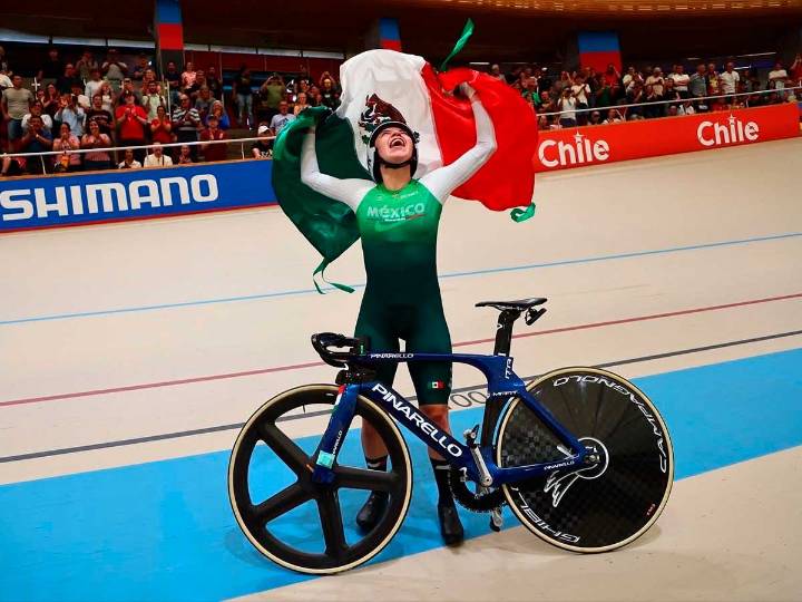 ¡Yareli Acevedo logra histórico triunfo en Campeonato Mundial de Ciclismo!