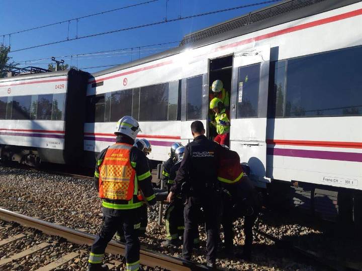 Seis heridos leves tras el descarrilamiento de un tren de Cercanías en San Fernando de Henares (Madrid)