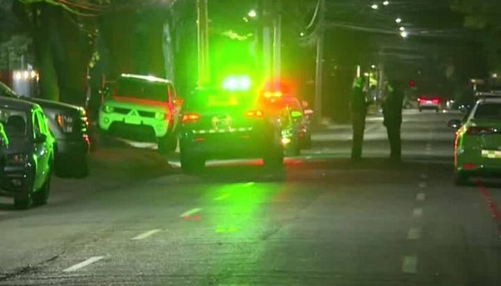 Encuentran a tres personas fallecidas al interior de una casa en La Reina