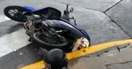 Auto chocó a una Moto Uber: La pasajera derivada al hospital con politraumatismos varios