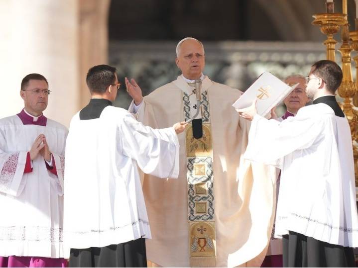 Pope canonizes beloved ’doctor of the poor’ as 1st saint