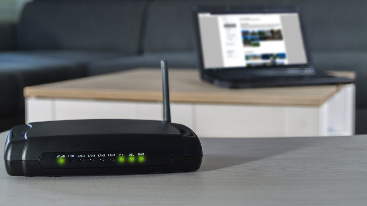 Si quiere tener una buena conexión a internet, coloque estos dispositivos lejos del ‘router’ wifi