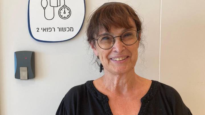 “Estamos inventando la medicina de cautiverio”: Israel se prepara para recibir a rehenes de Hamás por más de 700 días