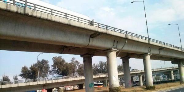 Restringen la circulación tras detectar grieta en el Puente de la Concordia