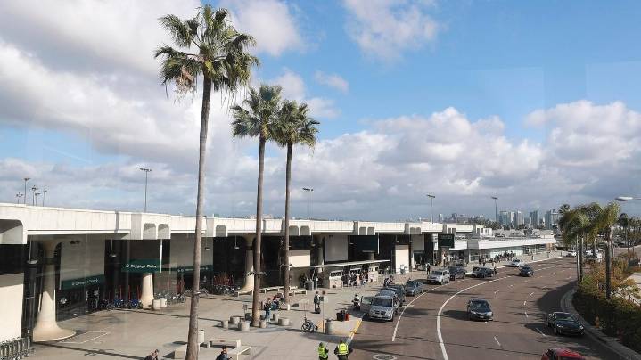 Distracted controllers allowed planes to come dangerously close on a San Diego runway, NTSB says