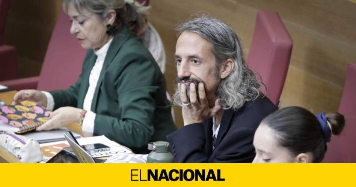 Un diputado del PP se burla de un miembro de la flotilla en las Corts: "Qué gordito has vuelto de Auschwitz"