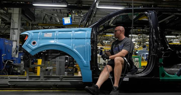 An aluminum shortage causes production pauses for Ford