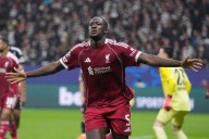 Liverpool rebounds with 5-1 win at Frankfurt in Champions League; Chelsea and Bayern also win big