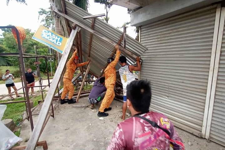 Powerful earthquake off southern Philippines kills 5 people, causes damages and tsunami evacuations