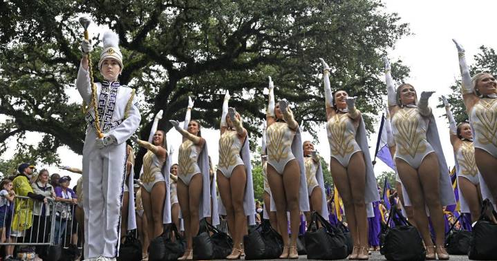 Scott Rabalais: LSU's game, and season, devolves from excitement to embarassment