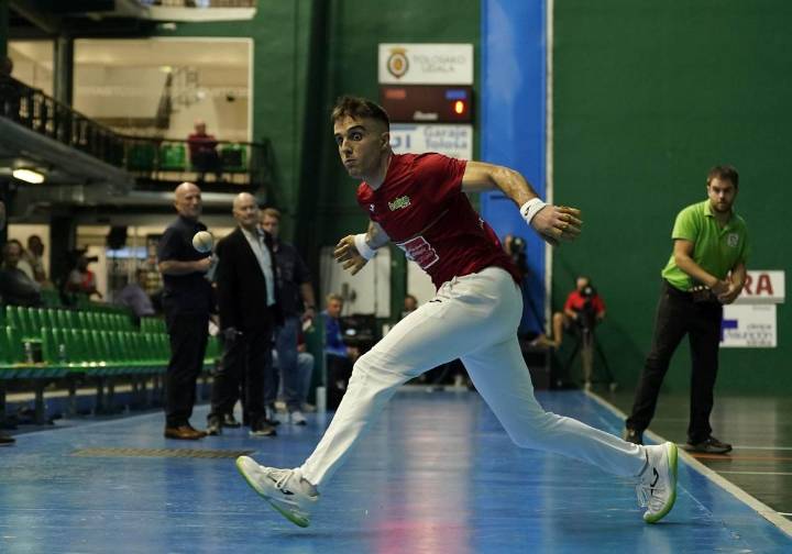 Un excelente Peña II doblega a Bakaikoa en el partido de la melancolía