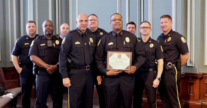 Columbia deputy police chief receives life