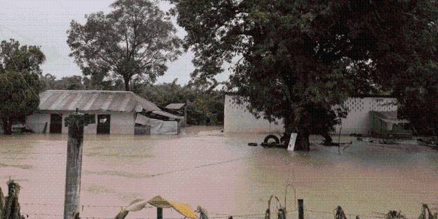 Poza Rica, inundado por desbordamiento del río Cazones