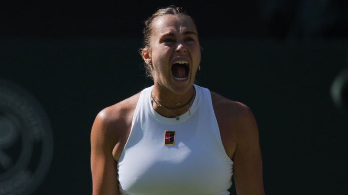 Aryna Sabalenka reveló que mantiene charlas motivacionales con un ex número uno del tenis para “mejorar en todo”