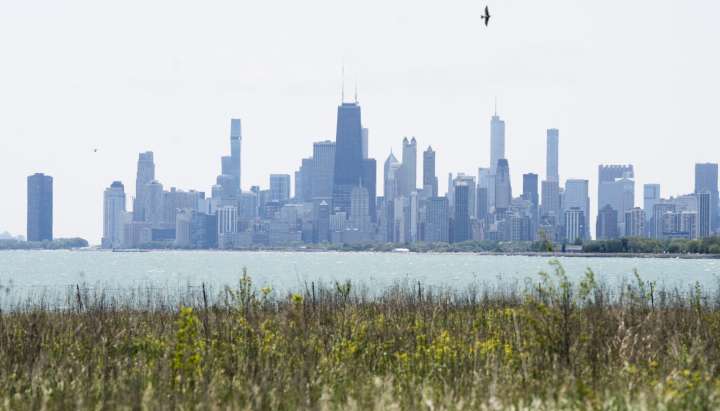 Near record high temperatures expected throughout Chicago this weekend