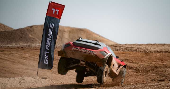 Bakkerud, Munnings wrap up Extreme E run with win in Saudi Arabia