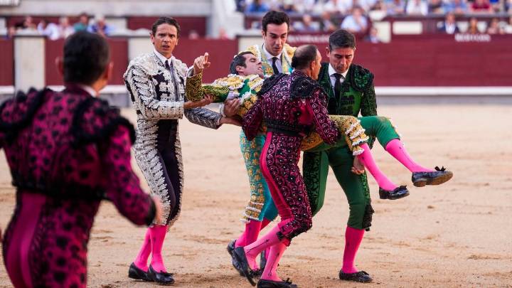 Dura cogida este viernes en Las Ventas del cacereño Emilio de Justo