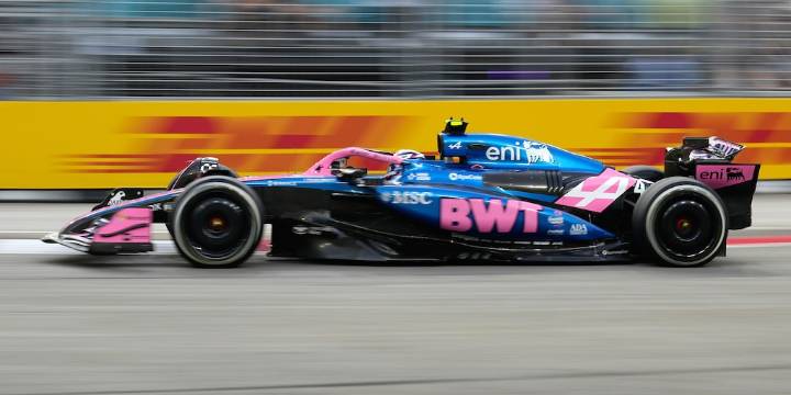Tras un difícil comienzo, Franco Colapinto afronta la última práctica y luego la clasificación del Gran Premio de Singapur